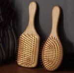 ⁦‏Anti-Frizz Bamboo Paddle Brush – Oval or Rectangular⁩ - الصورة ⁦2⁩
