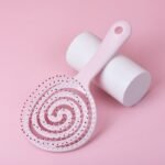 ⁦Sweetheart Round Styling Brush – Small Detangling & Scalp Massage Comb⁩ - الصورة ⁦3⁩